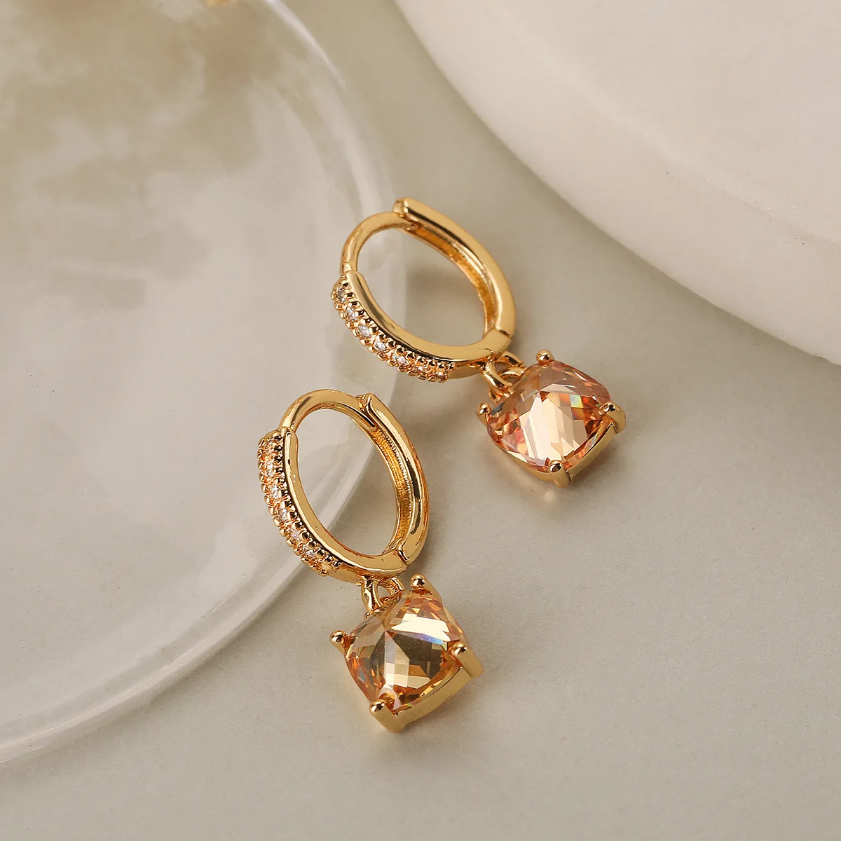 GANPUP Luxuriöse farbige AAA-Zirkonia-Ohrhänger für Damen, Nischenmode-Ohrschmuck, Accessoires, Geschenk für Partys – Detail 6