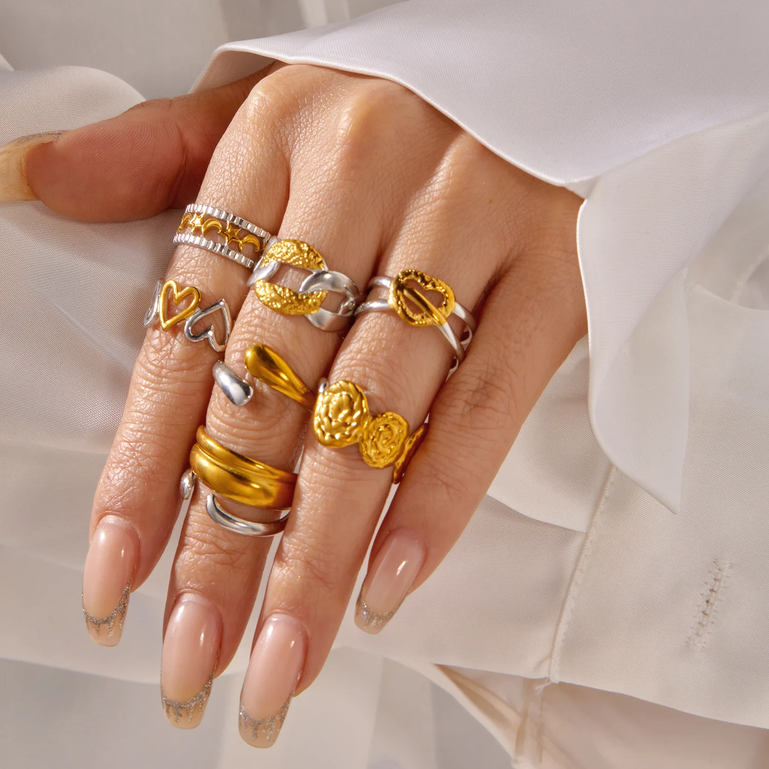 7-teiliges Skulpturales Abstraktes Blumen-Herz Ringset für Frauen Edelstahl Zweifarbig Gestapelte Massive Alltags-Minimalistische Schmuckstücke – Detail 2