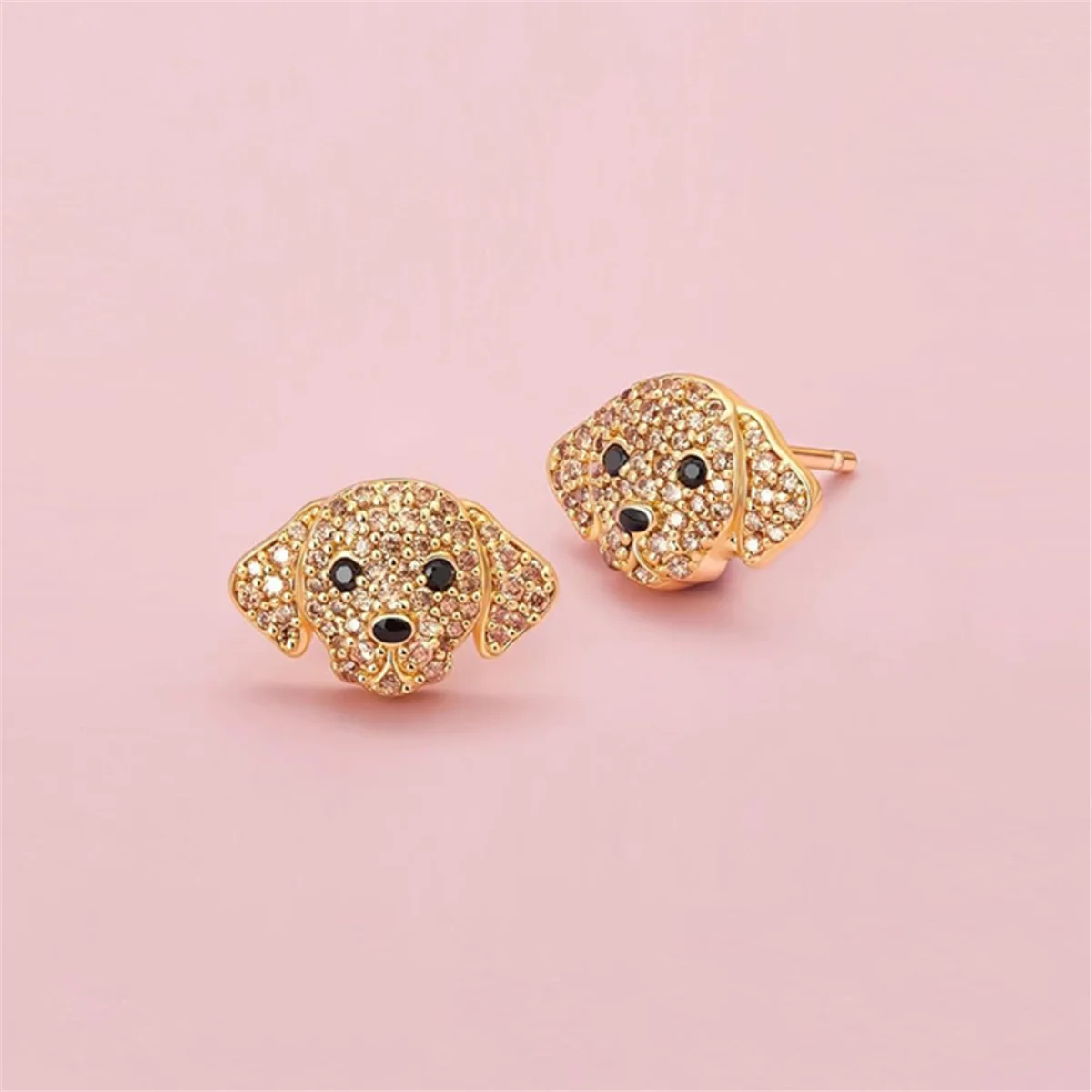 Creative Cute Golden Labrador Retriever Stud Earrings for Women Exquisite Pet Puppy Earrings Jewelry Holiday Gift for Dog Lovers