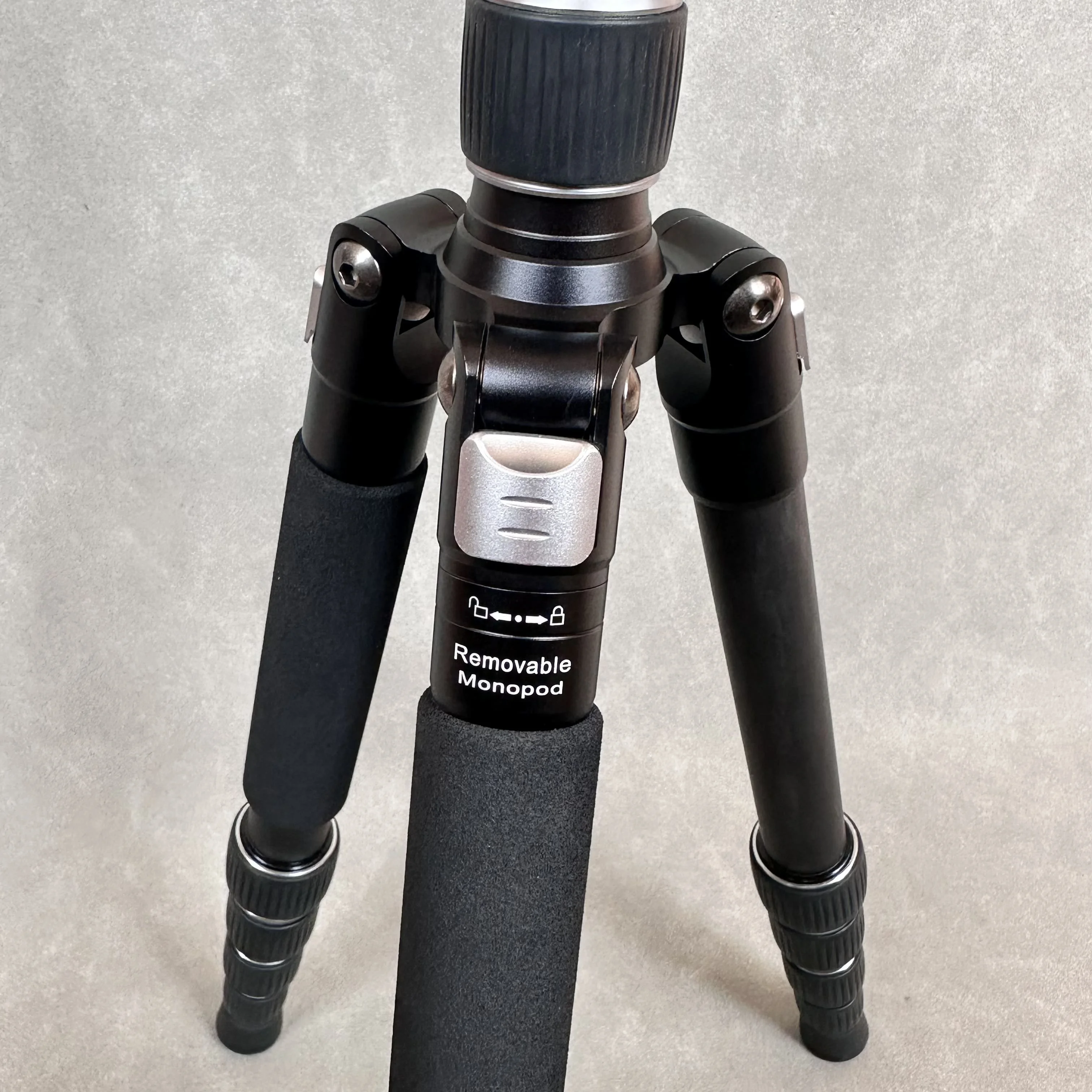 Factory Wholesale Carbon Fiber Travel Tripod  Heavy Duty Load Ball Head Tripod for Outdoor Landscape Shooting