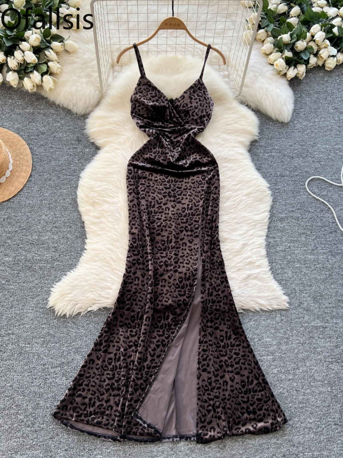 Ofallsis High End Socialite Dinner Dress 2024 Summer New Feminine V neck Suspender Slim Fit Split Leopard Print Velvet Dresses