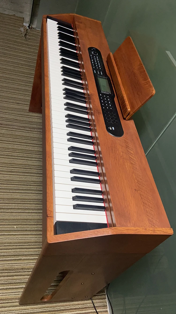 China Cheap Price Digital Piano OEM 88 Keys Electric Piano White Customize Wood Sound Professional Button Hammer Progressive