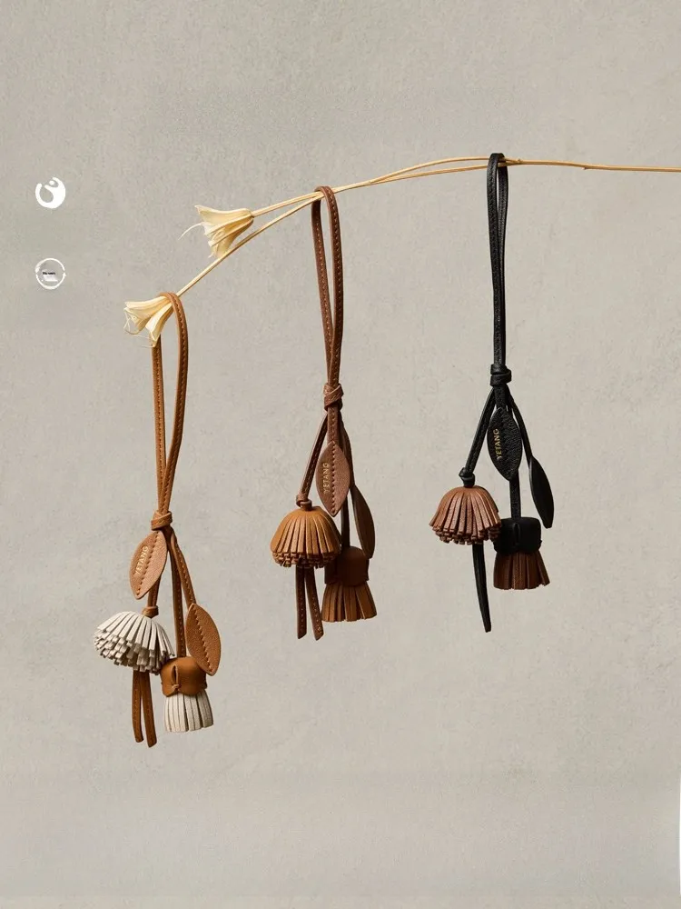 sac-a-main-en-cuir-avec-pendentif-fleur-design-original-yetang-accessoire-pour-femme-cuir-tanne-de-premiere-qualite-petit-sac-a-fleurs-breloque