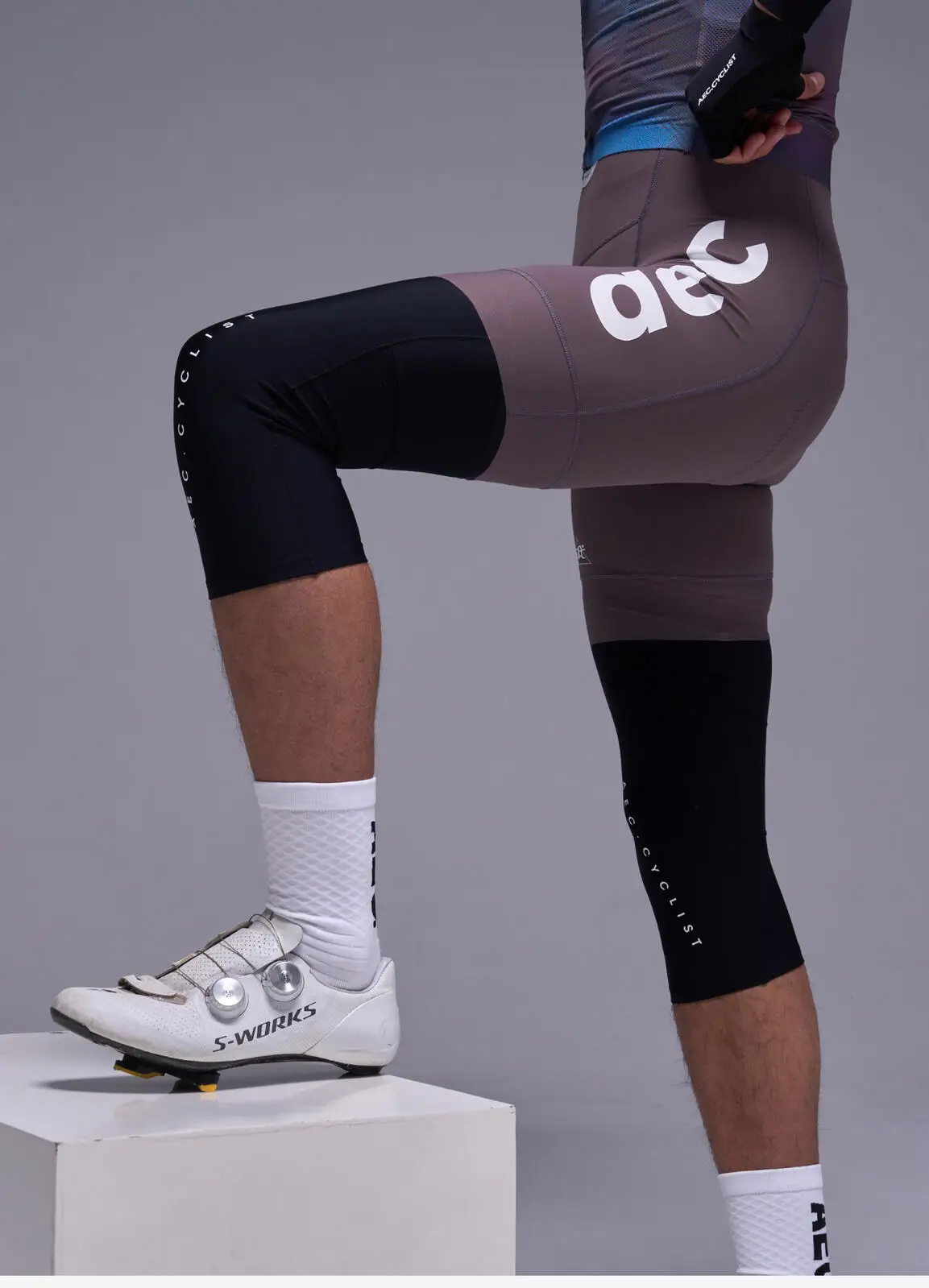 AEC.CYSLIST Fleece-Radbeinwärmer mit reflektierendem Logo, kurzer Beinschutz, Kompressions-Kniebandage für Fahrrad und Rennrad – Detail 12