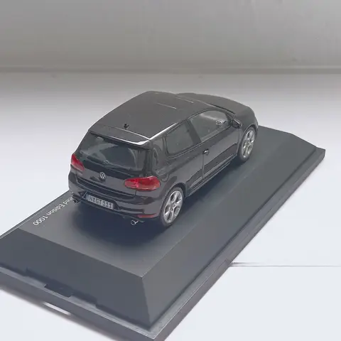 Färgutslagssimulering 1:43 Skala Gjuten Legering Golf Gti Statisk Bilmodell Fläktsamling Minnesdekorationer Heminredning 8 best sales VW Polo GTI-leksak - №3