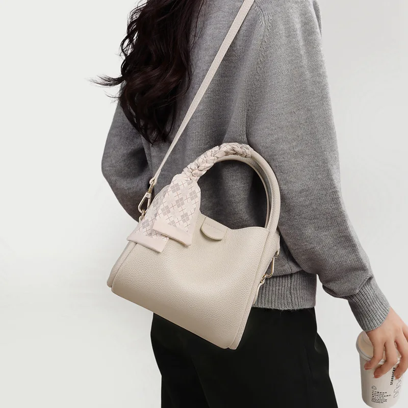 Women's Handbag 2026 New Spring/Summer Niche Design Shoulder Bag Fashion Simple White Commuter Versatile Crossbody Bag