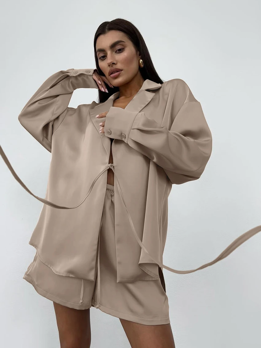 Marthaqiqi طقم ملابس نوم فضفاض للسيدات بأكمام طويلة قمصان نوم بأربطة بيجامات بياقة مقلوبة شورت نوم ملابس منزلية غير رسمية