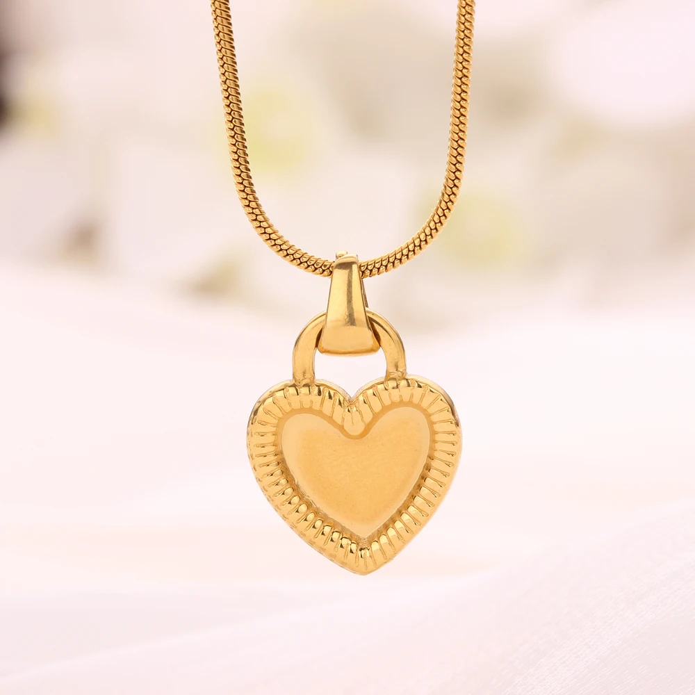

Popular 18K Gold Plated Stainless Steel Necklace, Fashion Love Heart Pendant Elegant Jewelry for Women