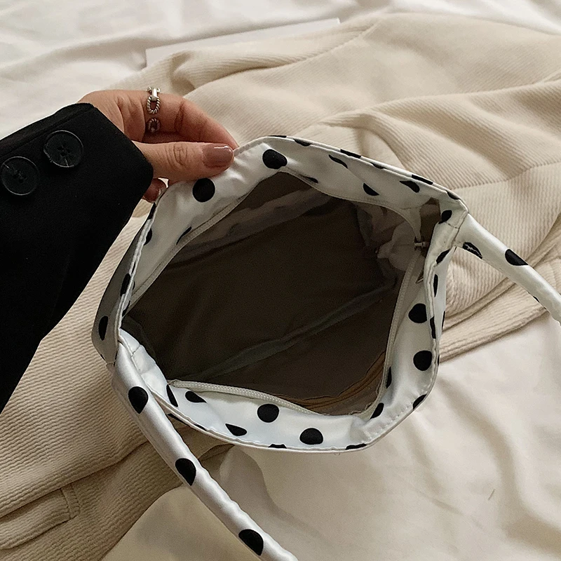 1 قطعة حقيبة كتف منقطة بلون نقي حقيبة الإبط الموضة حقيبة دلو تأتي مع قلادة