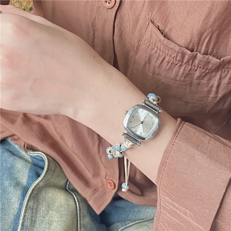 Orologio da donna in stile retrò semplice 2025, versatile, compatto, con quadrante piccolo, stile accademico personalizzabile