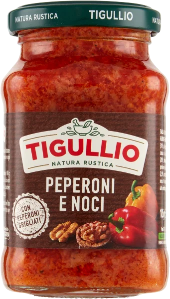 Italienisch Nudel sauce mit Peperoni und Walnüssen-Tigullio.