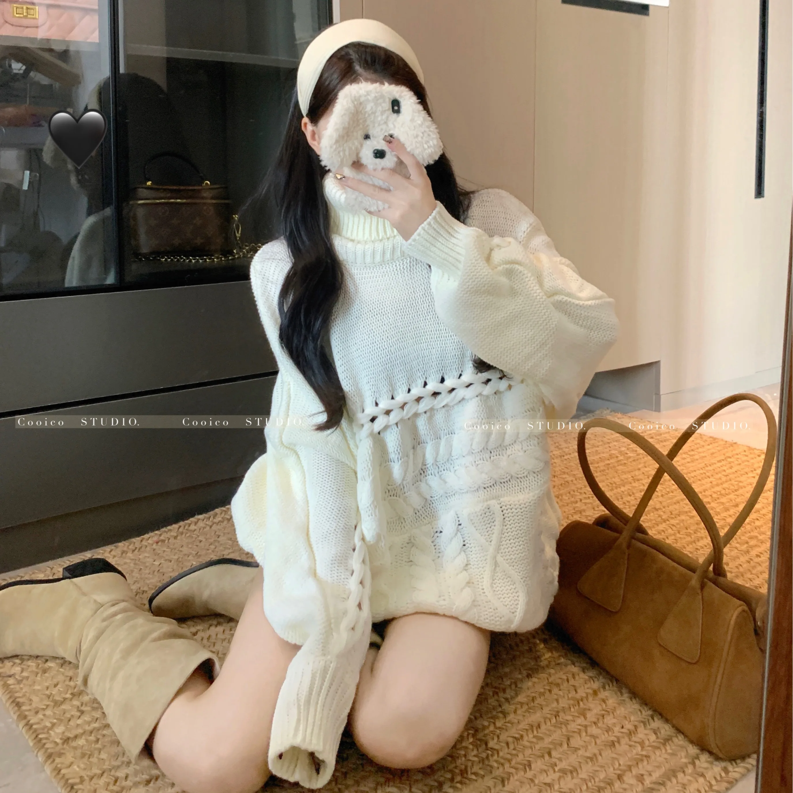 2024 New High-end Style Designed Advanced High Collar White Loose Outer Wear Lazy Mid-length Thick White Sweater for Women