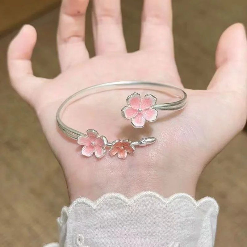 New Creativity Pink Five-leaf Flower Open Bracelets for Women Fashion Accessories All-match Adjustable Bangle Party Jewelry Gift