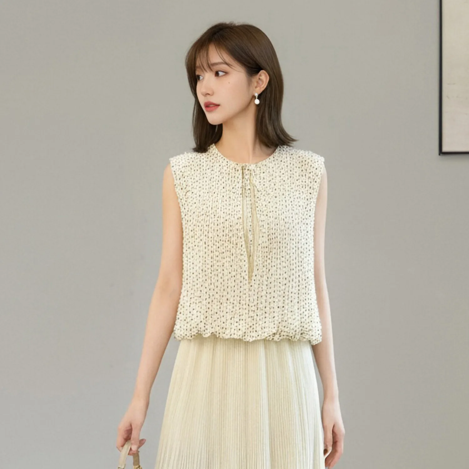 Fold Miyake Pleated Top Women Vintage Sleeveless Blouse Textured Casual Loose Fit Elegant Summer Shirt Fashion Feminine Wear