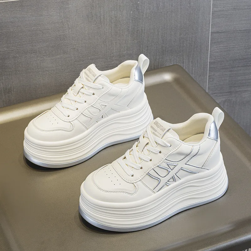 9 سنتيمتر المرأة أحذية رياضية غير رسمية سميكة القاع عالية أعلى أحذية رياضية فضية اللون زيادة الارتفاع مريحة جولة تو المطاط تسولي