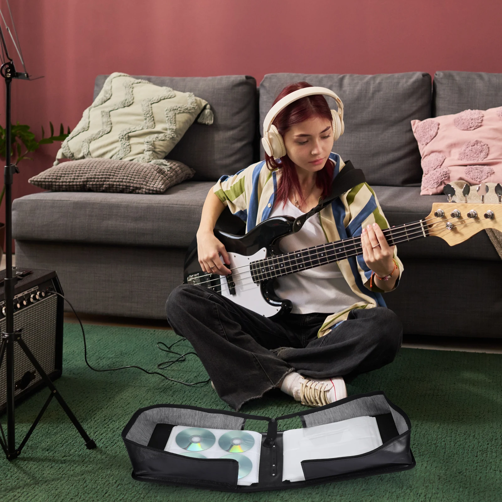 

520 Discs Cd Dvd Storage Case Portable Wallet Bag Organizer Album with Comfortable Handle Tough Zip Cover for Media Collection