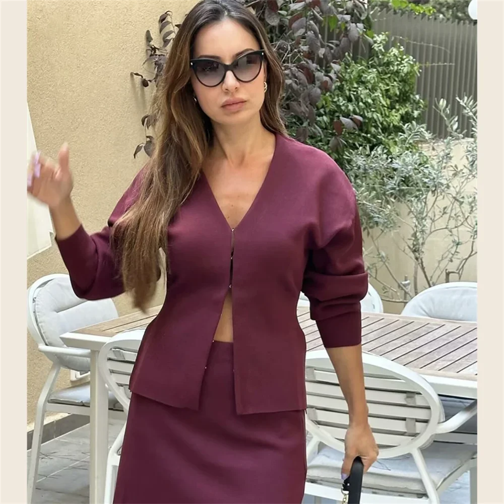 New Fashion Women's Sexy V-neck Solid Color Long Sleeve Simple Knitted Slimming Coat Flat Needle Mini Skirt Two Pieces Set