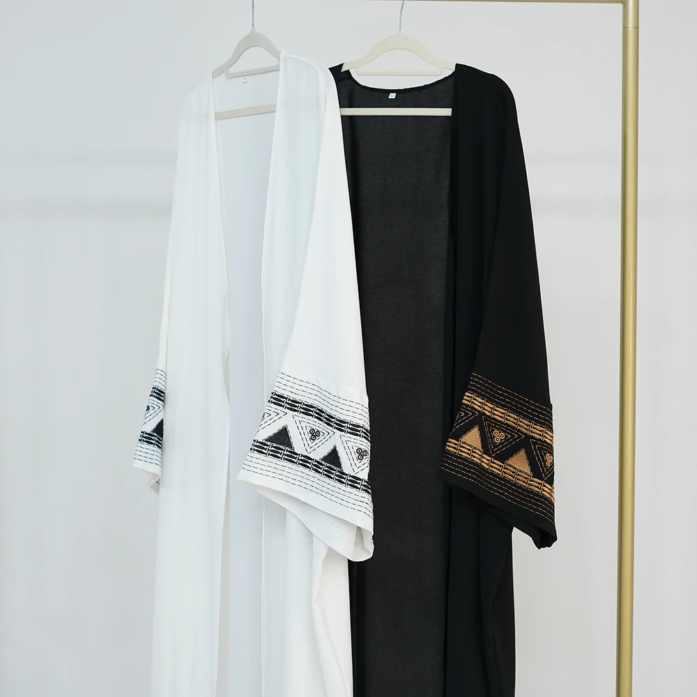 2025 Estate Eid Nero Bianco Ricamo Aperto Modesto Abaya Dubai Kimono musulmano Abaya per le donne Abiti caftano Abbigliamento islamico