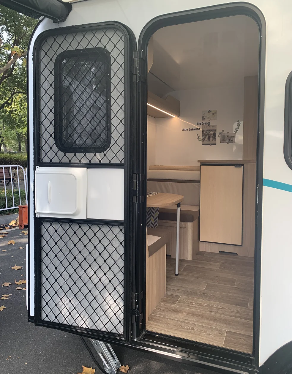 

RV Entry Door With Double-layer Acrylic Doors Magnetic Card Sensor Lock Custom Sizes