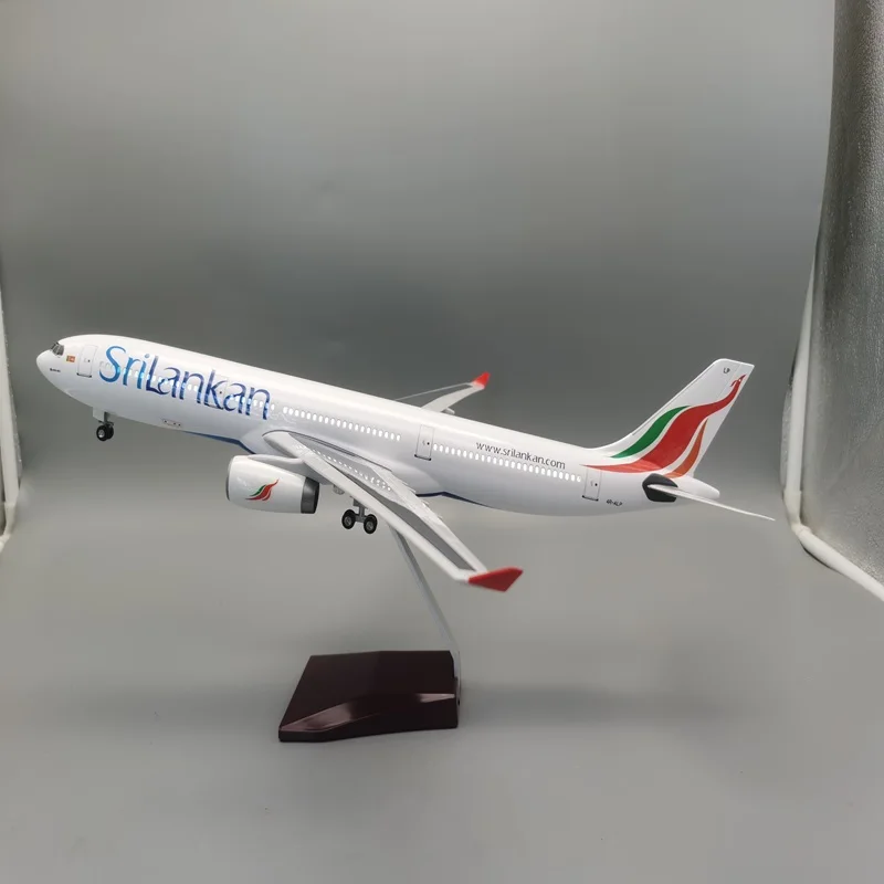 1:135 Scale 47 Cm A330 SriLankan Airlines Model With Lights And Bottom Wheel Die-cast Resin Plastic Plane Model Gift