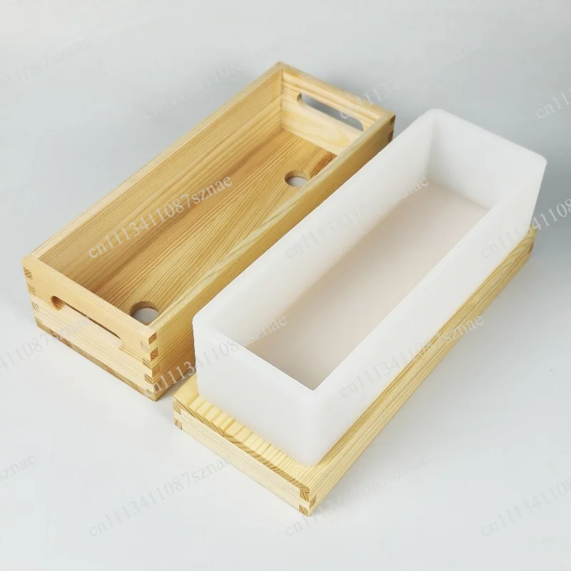 

Handmade Soap Silicone Molding Box with Lid, Rectangular Wooden Mold 8x6cm, 1300ml Capacity for Cold Process Crafting