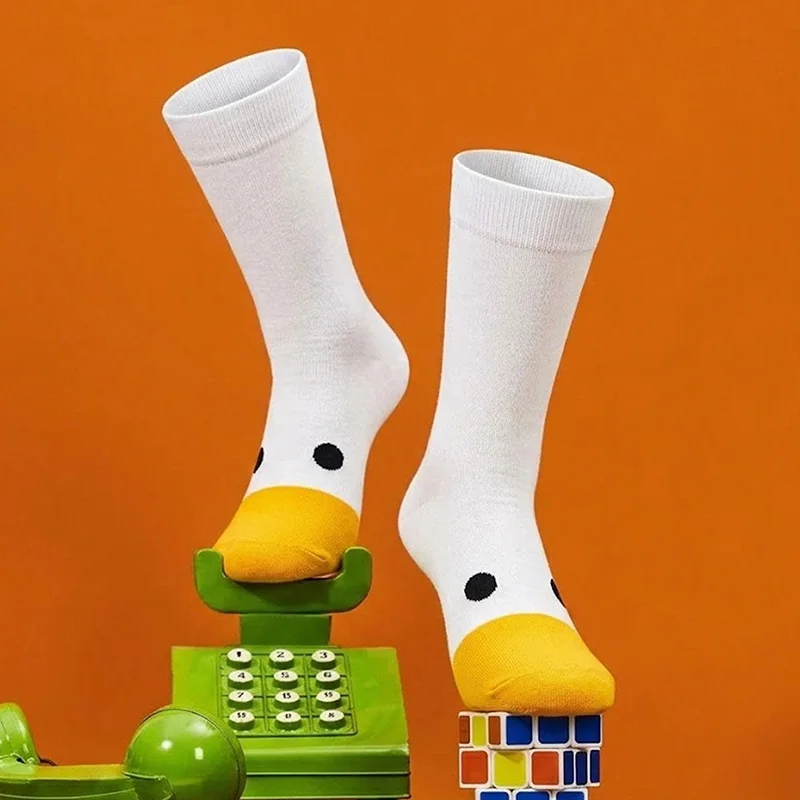 

1 Pair of Unisex Socks with a Quirky Yellow-Mouthed Duck and Black-Eyed Pattern on a White Background, Pure White Ribbed Cuffs, Polyester, Breathable, Fun, Mid-Calf Socks, Suitable for Everyday Wear