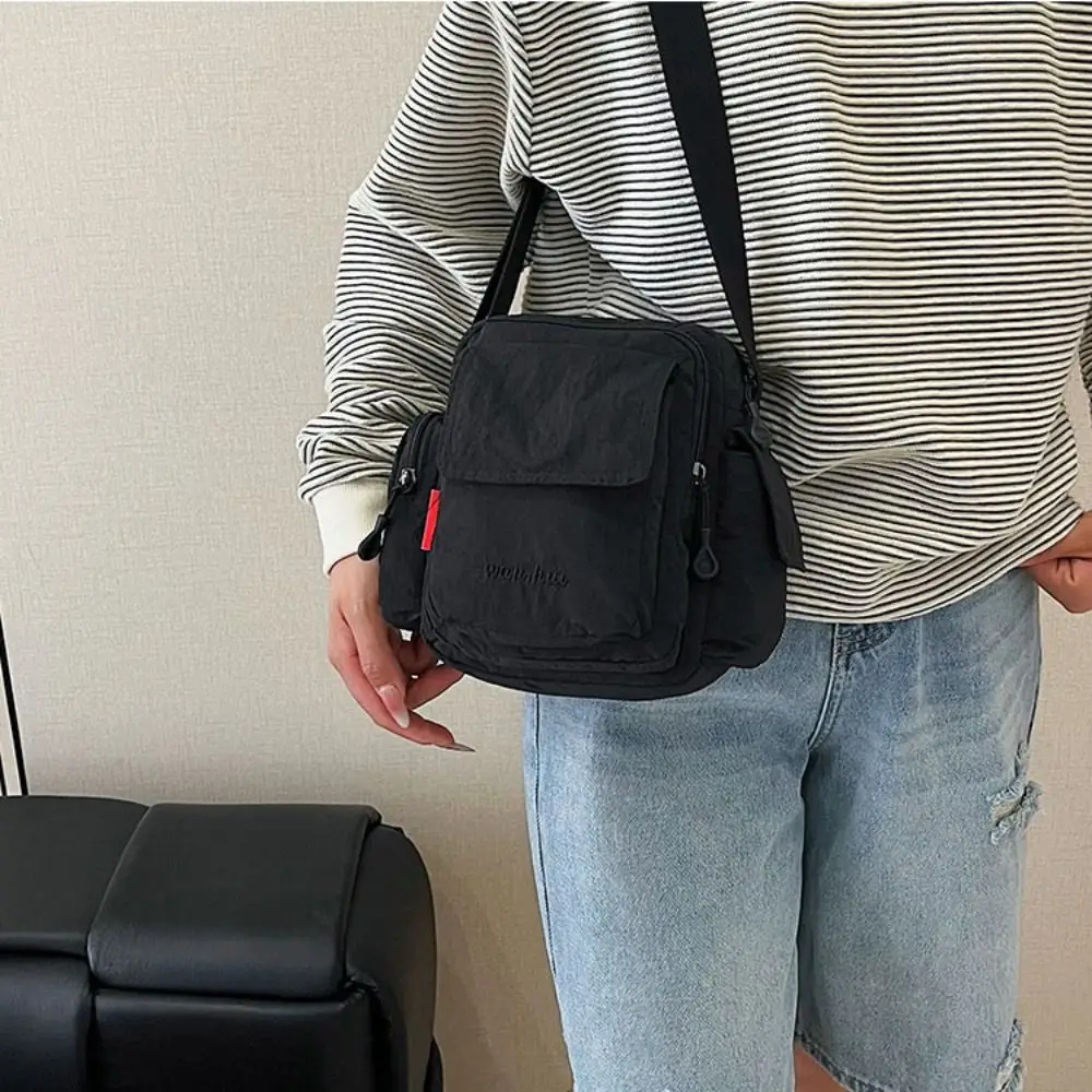 حقيبة ساعي خفيفة الوزن بفتحات متعددة وحزام كتف قابل للتعديل وحقيبة ظهر جانبية من النايلون مناسبة لكل من الرجال والنساء #4