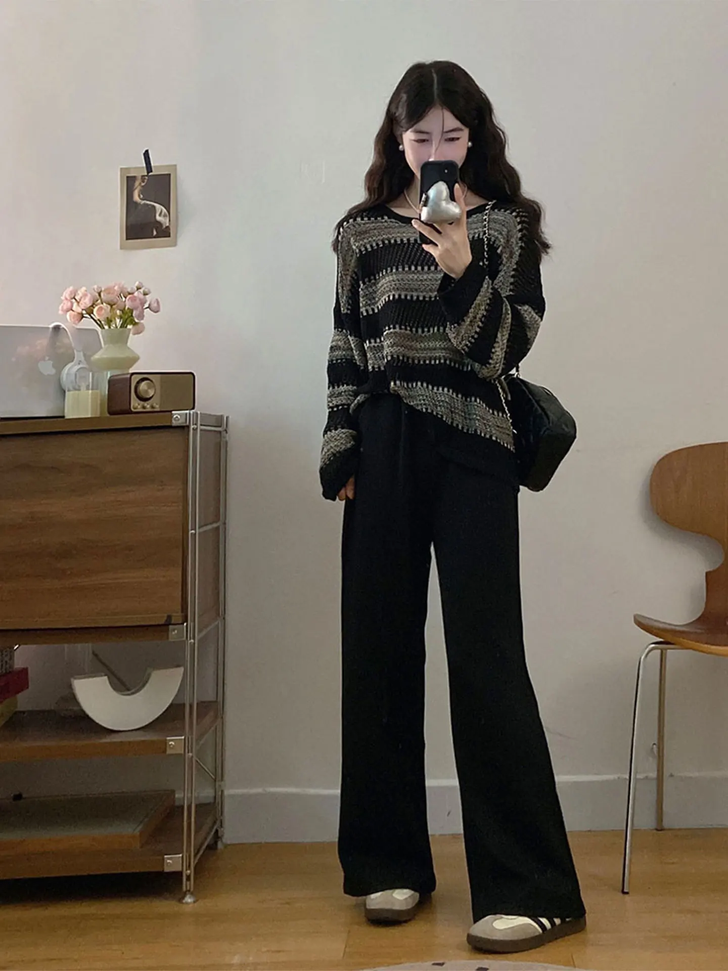 

Утягивающий женский повседневный полосатый трикотаж больших размеров, комплект из топа и широких брюк, зимний удобный модный ансамбль