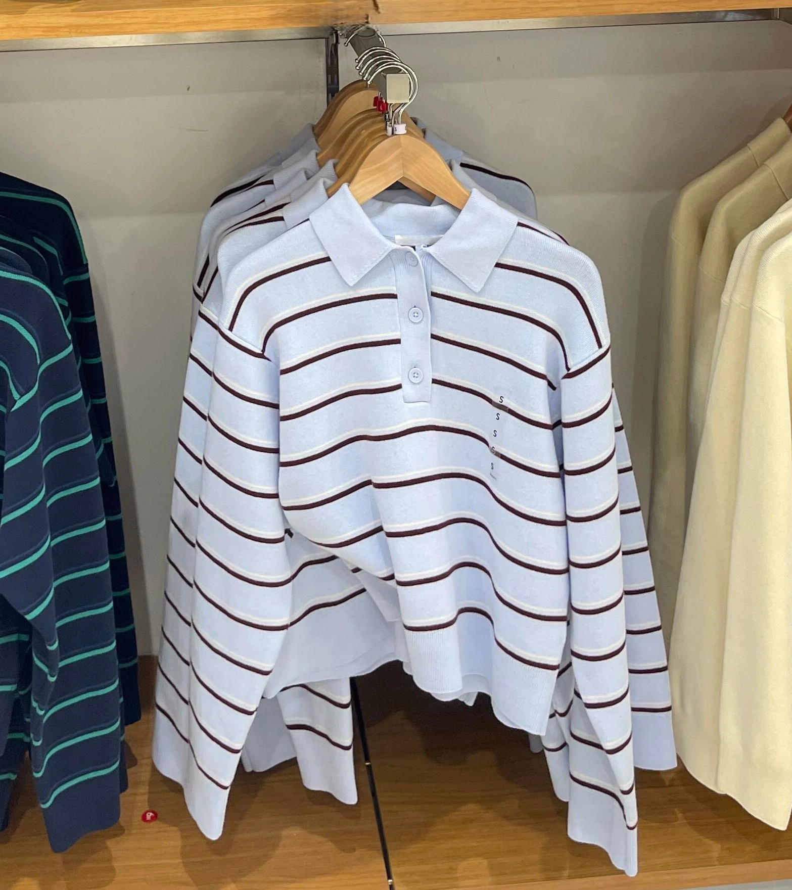 Light blue stripes
