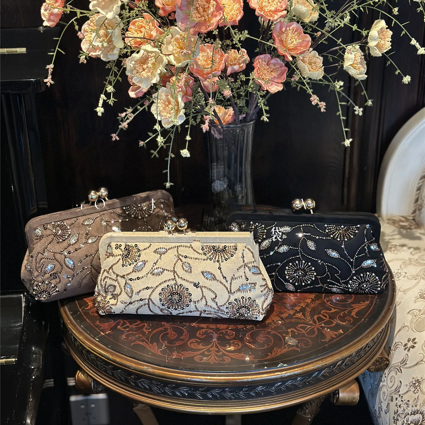 Vintage Hand Embroidered Velvet Handbag European American Elegant Fashion Luxury Design Women Sparkle Beaded Banquet Clutch Bag view 5