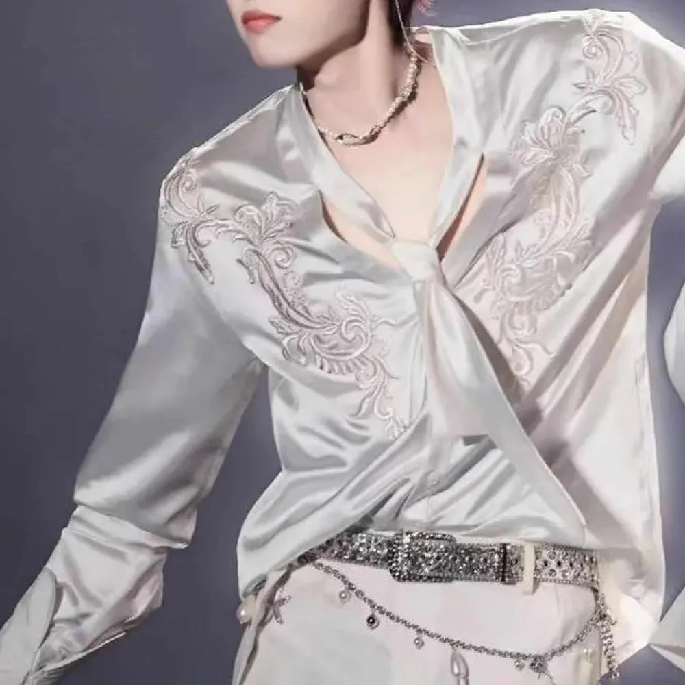 

Мужская осенняя рубашка с v-образным вырезом, атласная вышивка, бальная рубашка, уличная одежда, модный топ для ночного клуба, сценического выступления, мужская одежда 2025