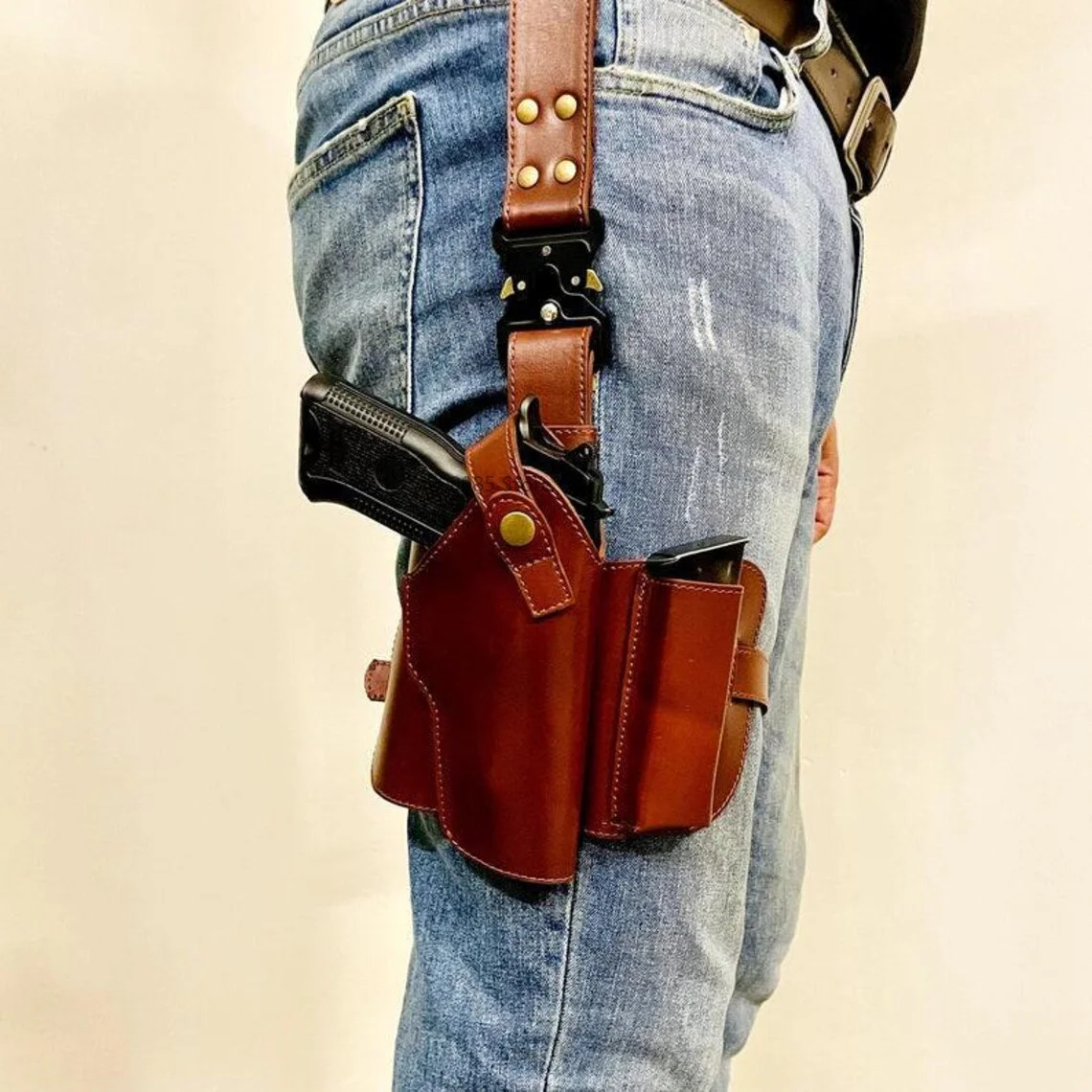 

Universal left and right pistol holster tactical tornado leg style thigh holster hunting air gun Glock pistol clip bag