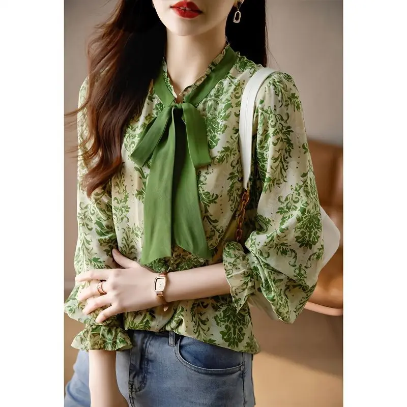 

Spring New Long Sleeved Design Sense Niche Stand Up Collar Floral Temperament Bowknot Stylish Blouse Shirt
