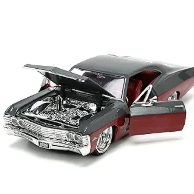 1:24 1967 Chevrolet lmpala SS High Simulation Alloy Car Model Collectible Toy Gift Souvenir Display Ornament