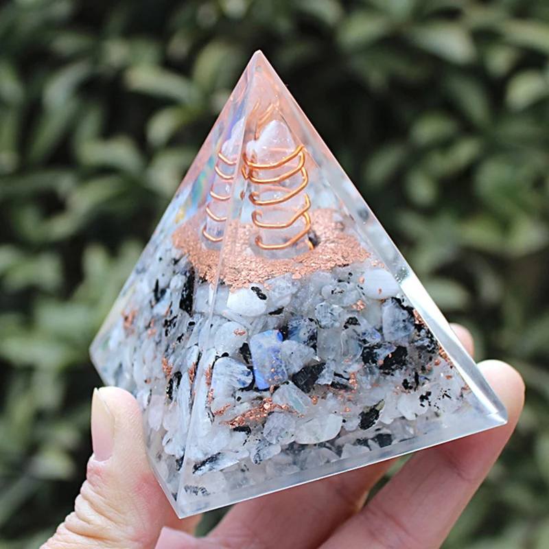 Crystal Pillar Crushed Stone Pyramid Ornaments, Home Crafts Ornaments, Resin Ornaments, Table Ornaments Durable 8Cm