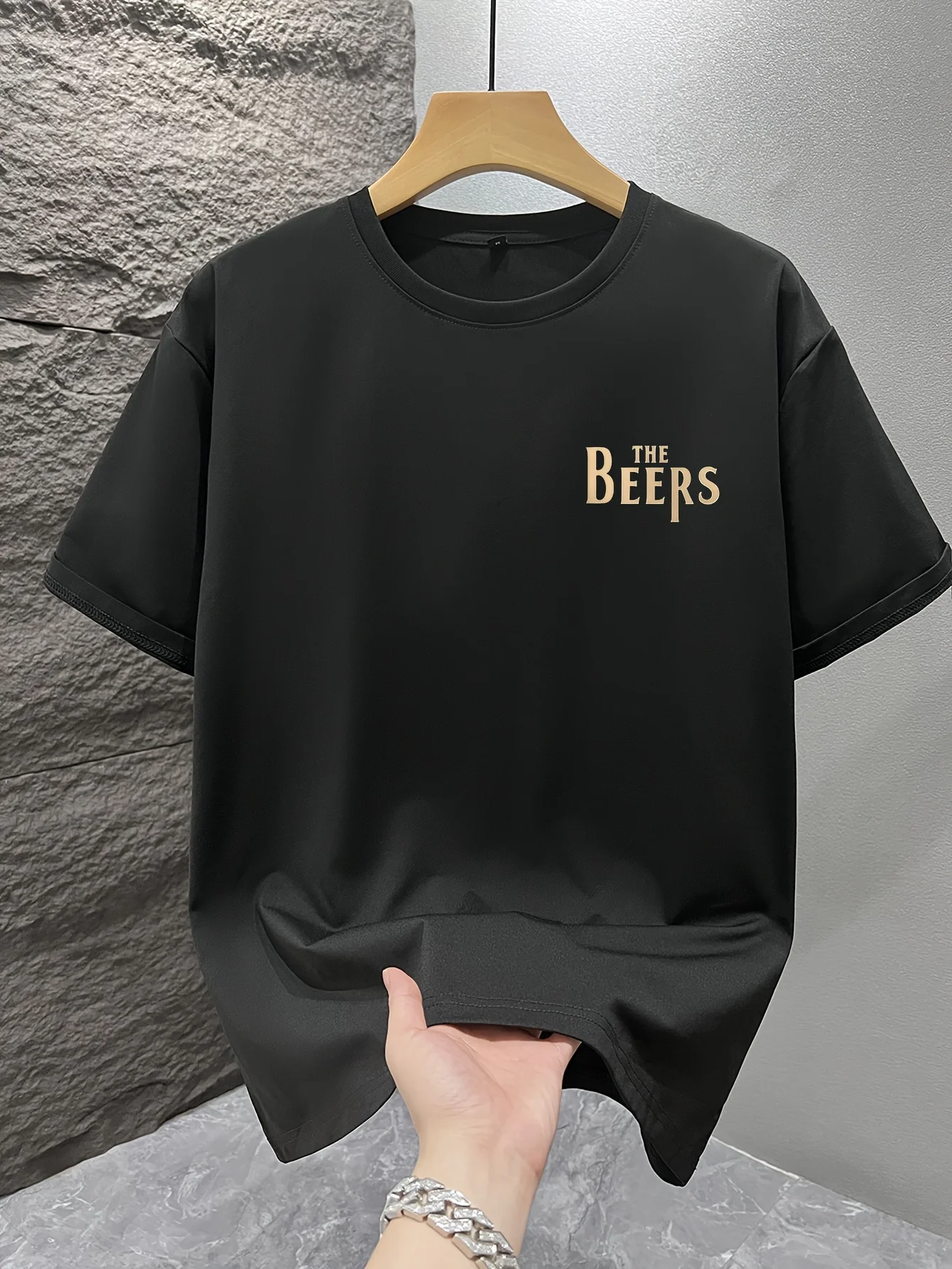 Humorvoller „Beer Crossing Road“-Aufdruck auf Herren-T-Shirt aus 100 % Baumwolle, ideal für lässige Sommerausflüge und Partys – Detail 5