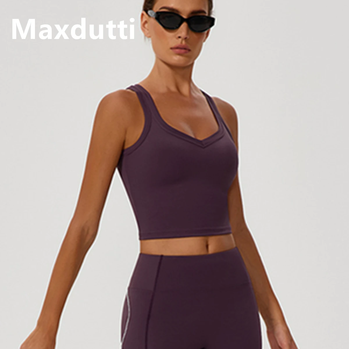 

Maxdutti Yoga Exercise Vest Outerwear With Chest Cushion Fitness Suit Tank Tops Running Sports Bra Female Clothing T-shirt Woman