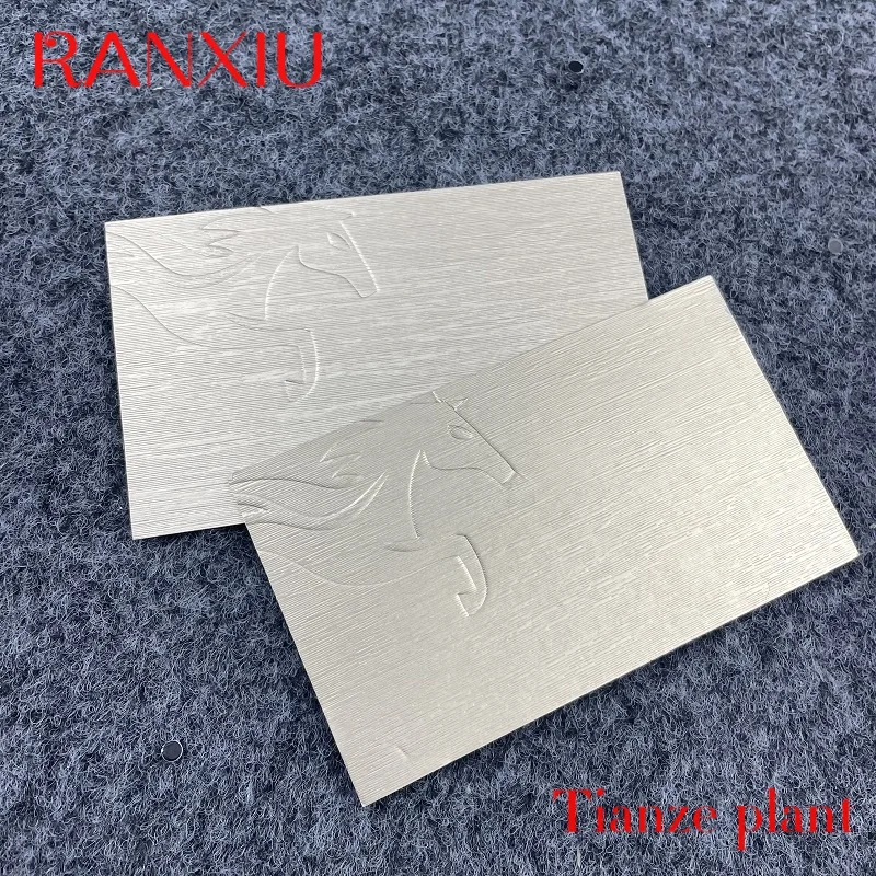 Luxe Maatwerk 500G Jazz Metallic Platina Embossing Papier Visitekaartje Met Folie Logo