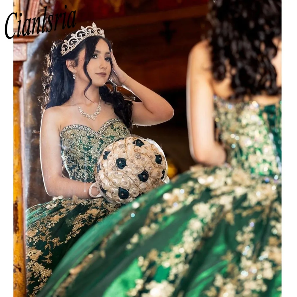 Green Quinceanera Dresses Mexican Sweetheart Lace Puffy Ball Gowns Off-Shoulder Applique Luxury Vestidos De XV Anos