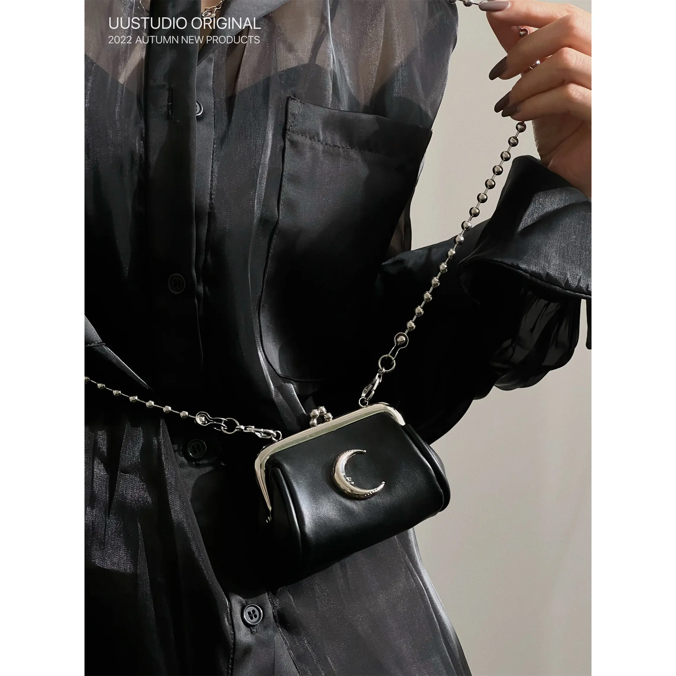 

Niche Design Sense Bags Female Chain Trendy Sweet Cool Hot Girl Crescent Moon Mouth Gold Mini Earphone Mouth Red Envelope Women