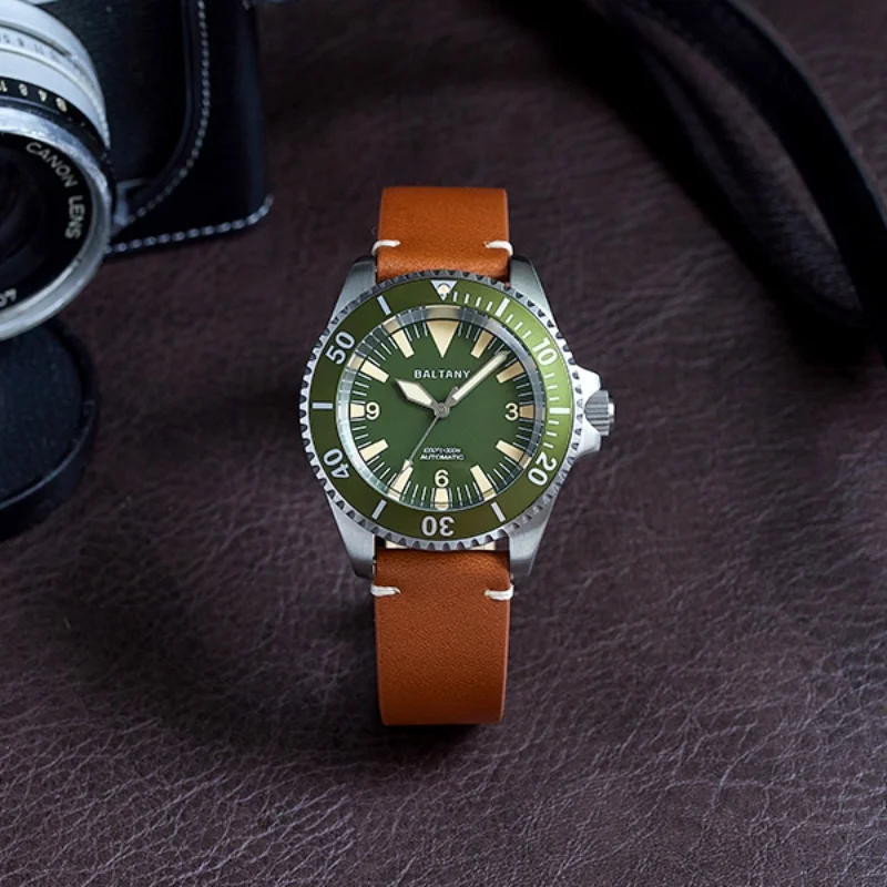 Baltany ساعة أزياء رجالية فاخرة أوتوماتيكية ميكانيكية على الطراز العسكري 42 ملم ساعات رياضية مضيئة من الكريستال الياقوت