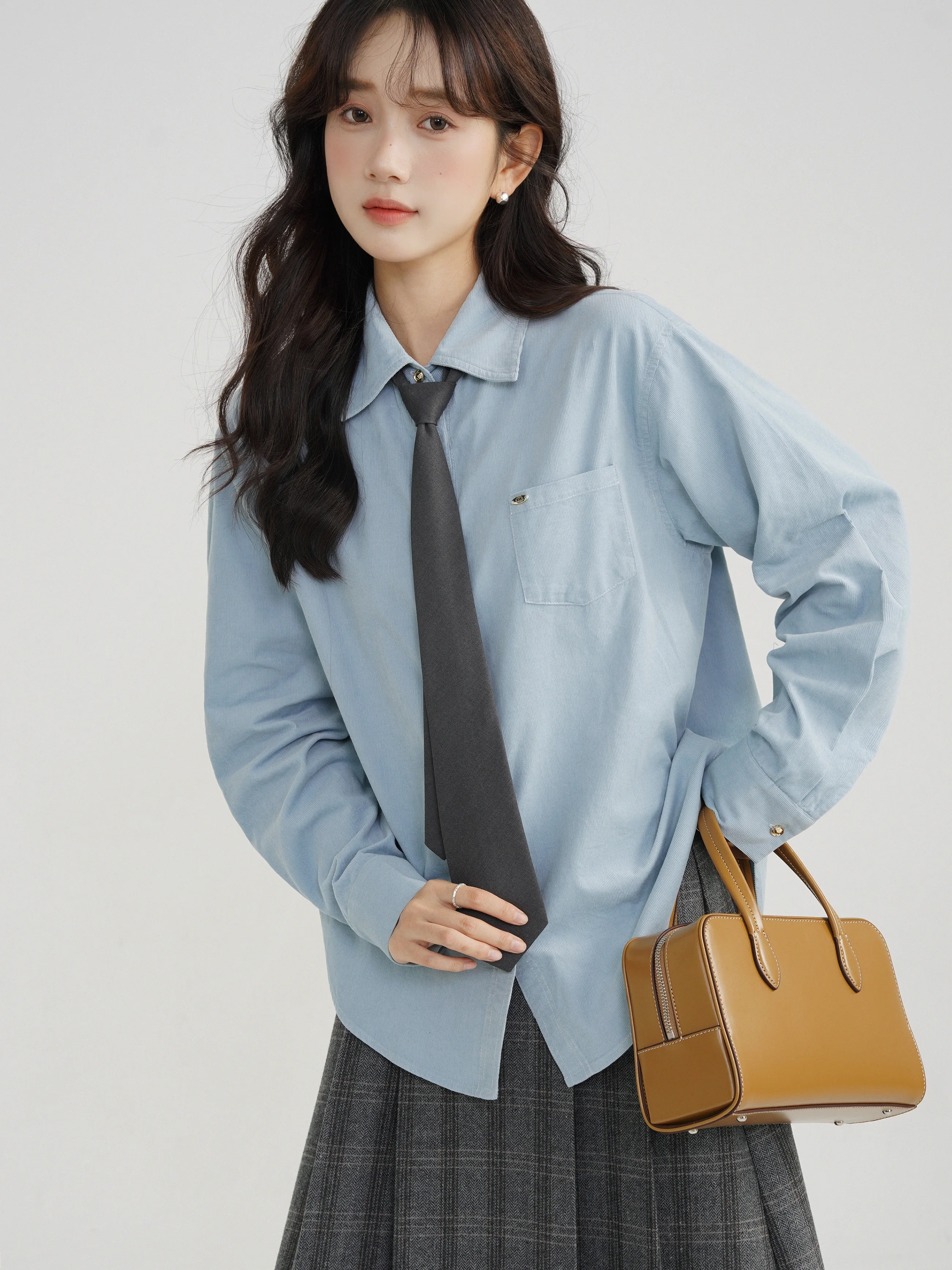 女性用ヴィンテージコーデュロイシャツ、スリムウィンターブラウス、クラシックな折り返し襟、シックなスクール風カジュアルトップ、デイリースタイリングに