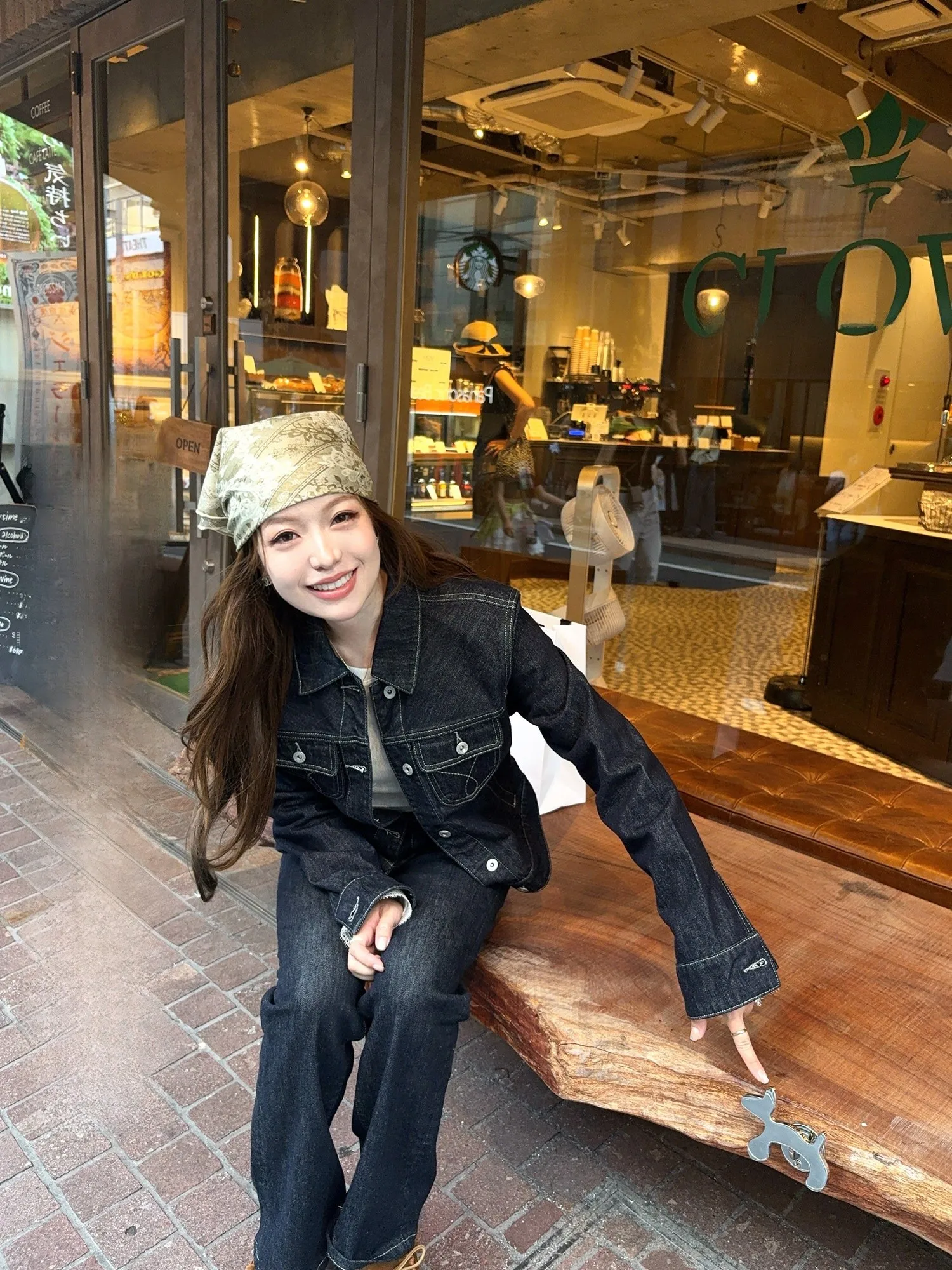 

Американский джинсовый комплект в стиле ретро. Женская верхняя одежда. Широкие расклешенные брюки. Комплект из двух предметов. Хлопковый длинный свек на пуговицах. Повседневная мода.