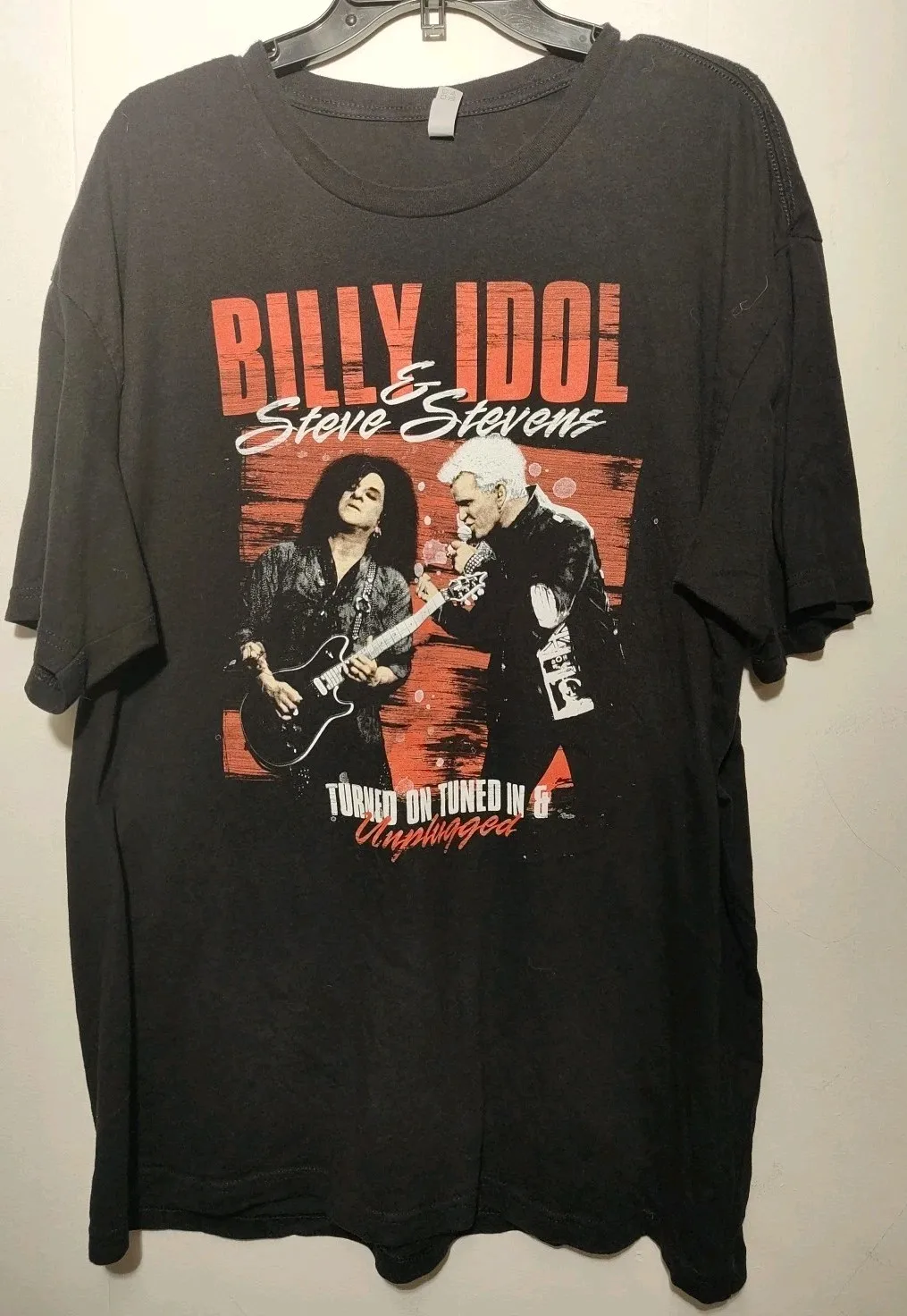 

BILLY IDOL & STEVE STEVENS 2019 CONCERT Turned On Tuned In UNPLUGGED T-SHIRT XXL