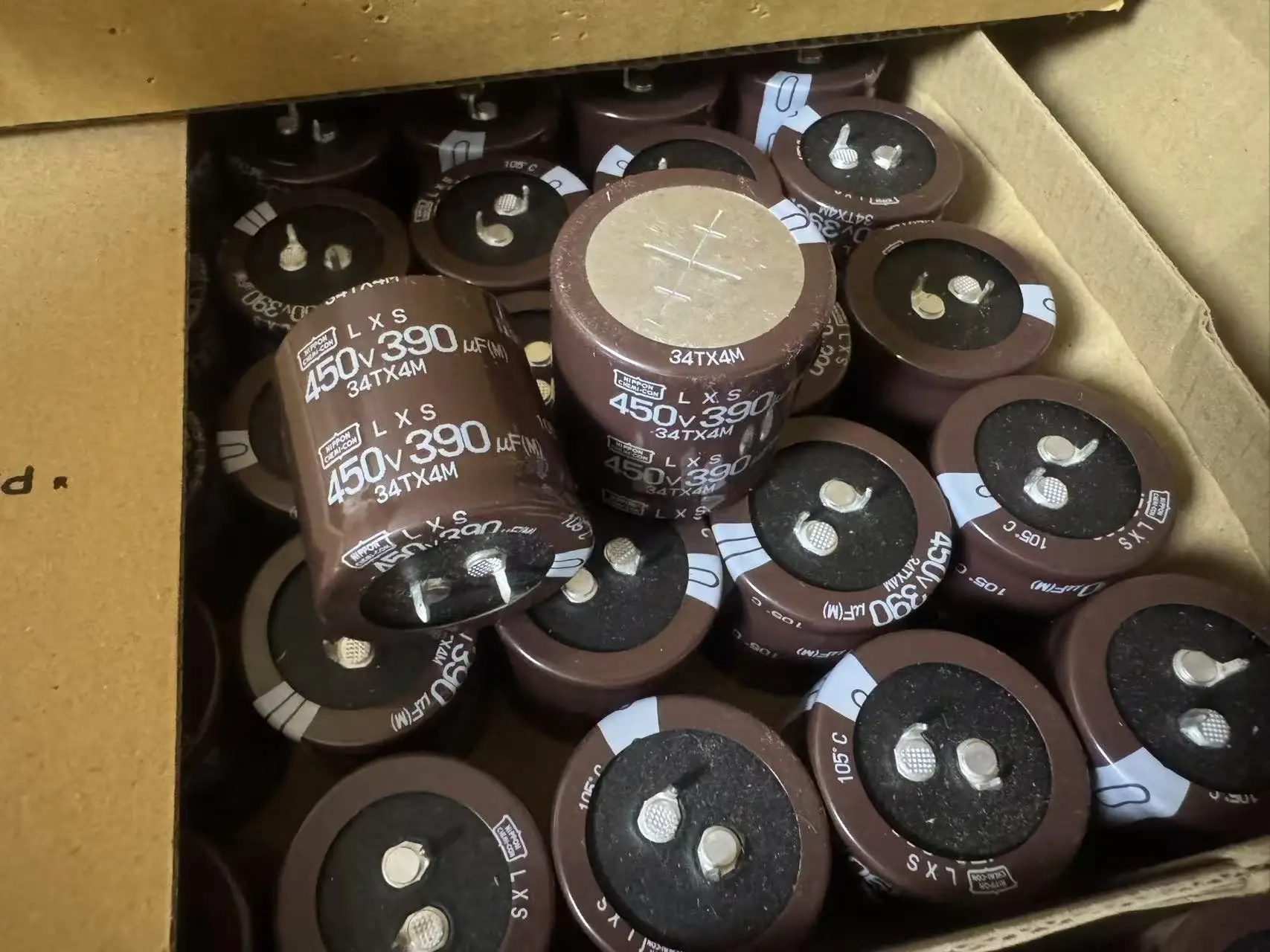 Takefast جديد 390 فائق التوهج 450 فولت اليابان نيبون NCC السعة 450 فولت 390 فائق التوهج 35X35 450v390 فائق التوهج LXS حياة طويلة