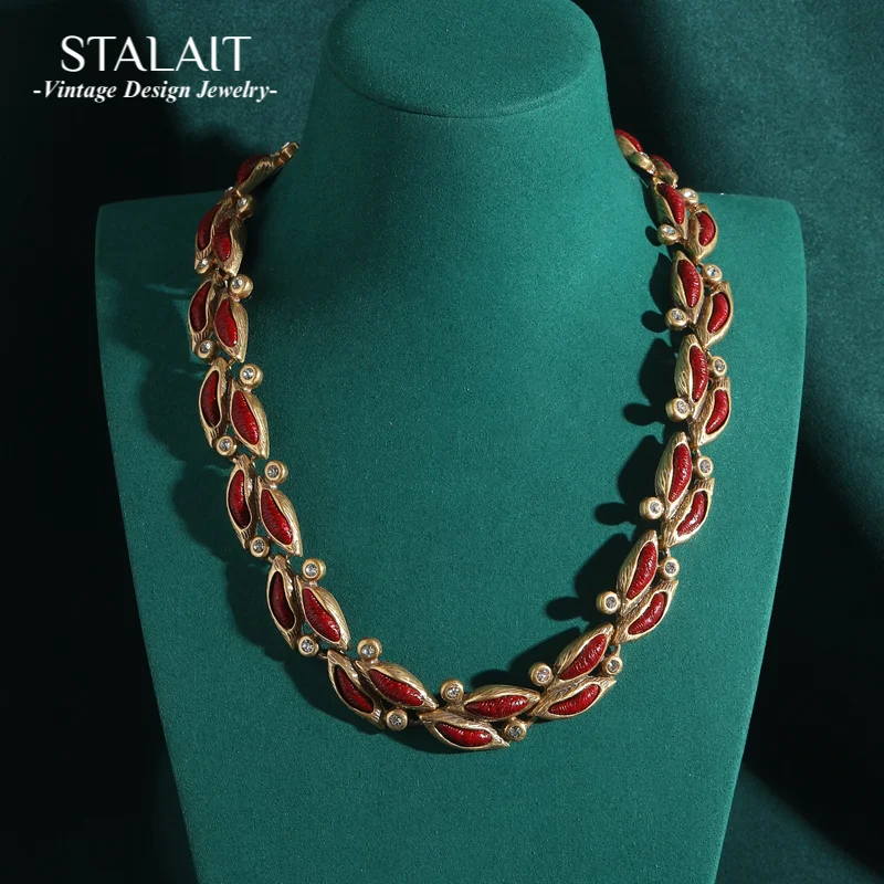 

Vintage Red Coral Choker Necklace For Women Jewelry Gothic Style Antique Gold Color Chain Luxury Retro Outfits Accessories New