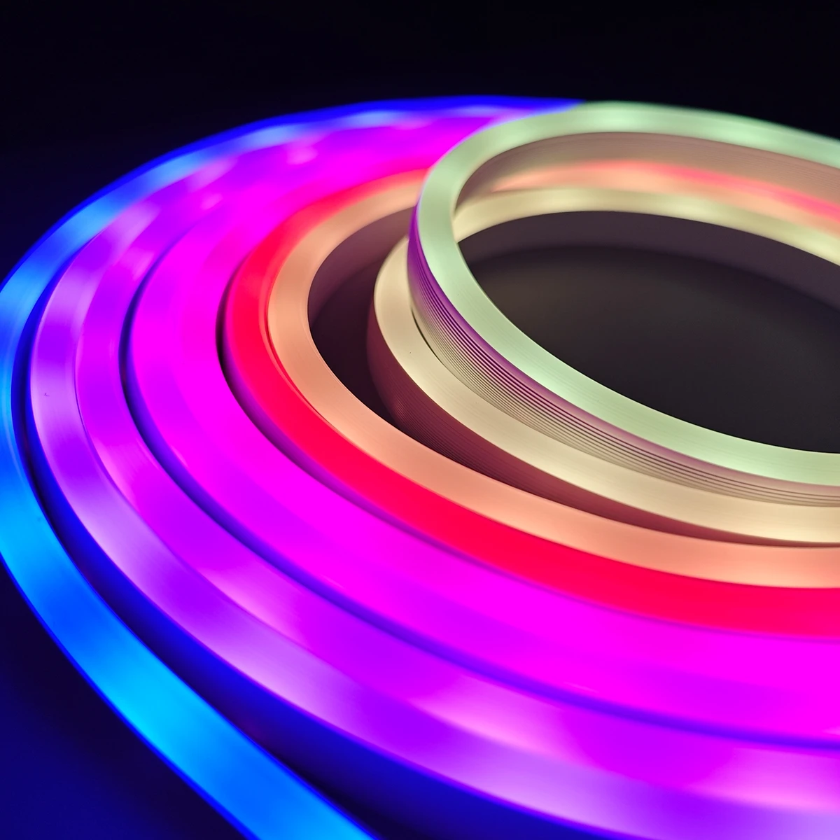 RGBIC Smart WIFI USB Neon LED Strip Lights مع مزامنة الموسيقى وتأثيرات المطارد، التحكم الصوتي Alexa/Google، للديكور الداخلي والخارجي