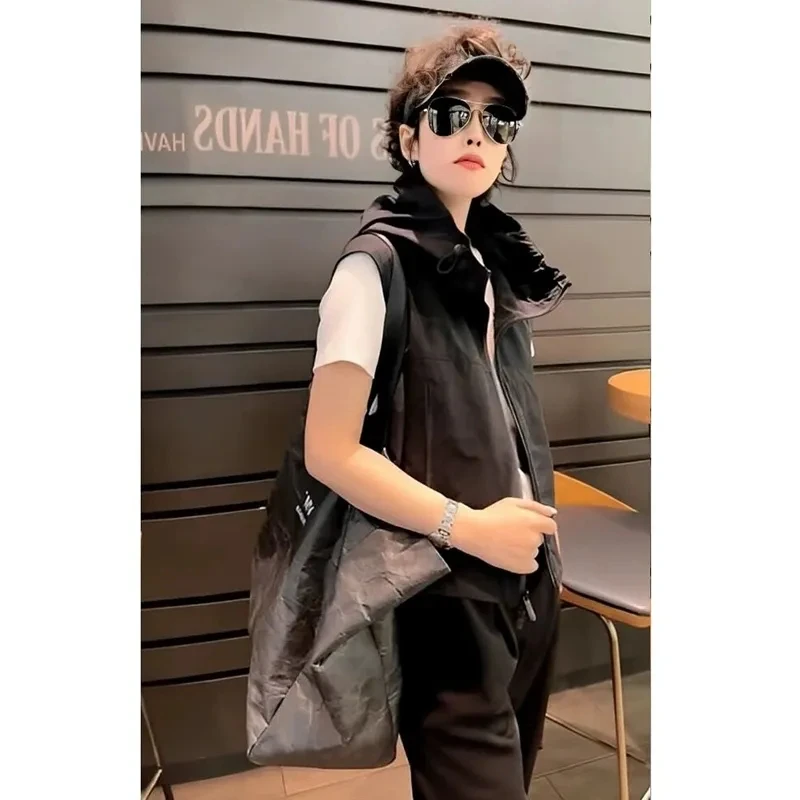 Year's Popular Women's Coat Outside The Waistcoat 2025 Spring Autumn New Jacket Female Fashionable Black Hooded Vest Outwear