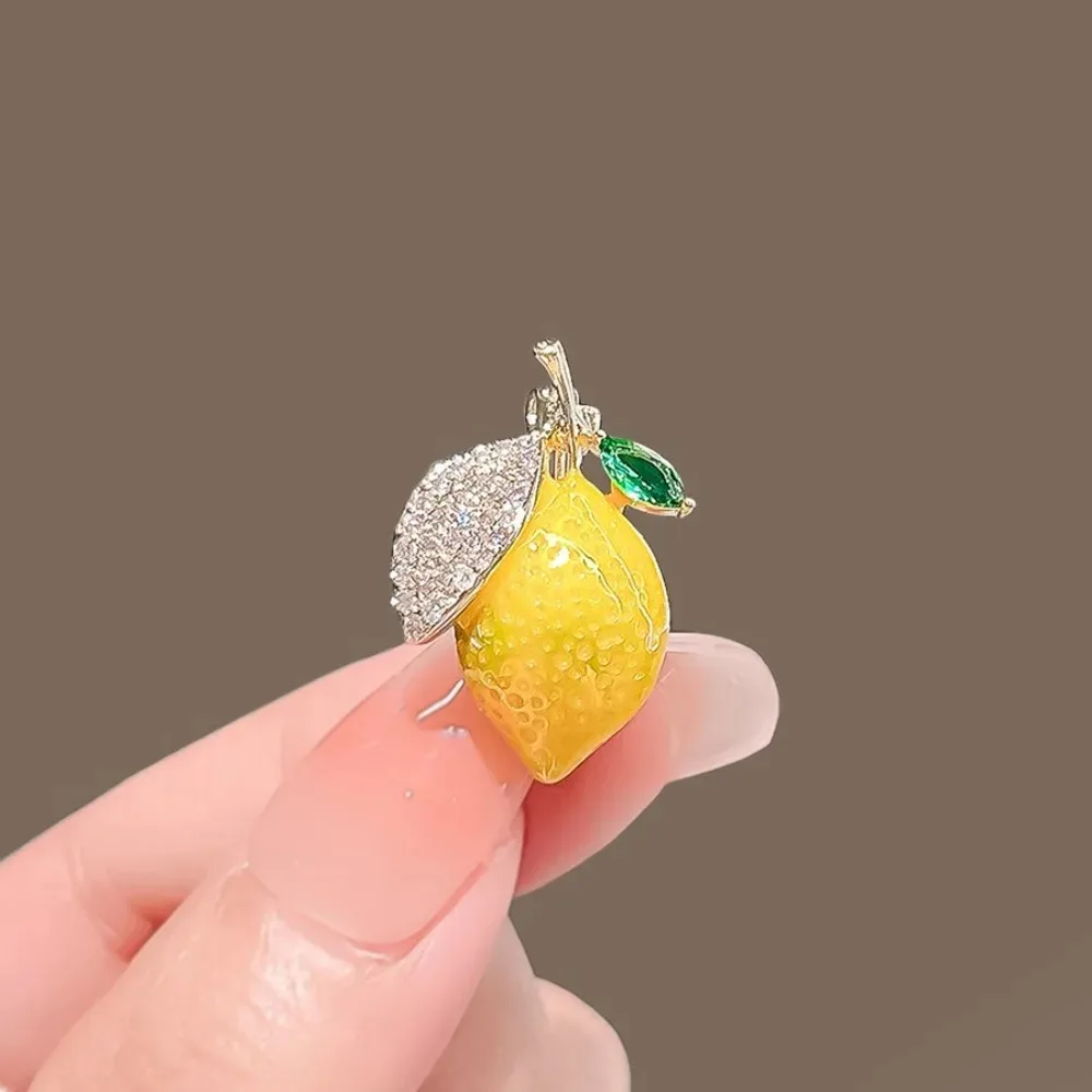 Exquisite Cute Micro-inlay Zircon Yellow Drip Glaze Lemon Brooches for Women Fruit Pin Buckle Fix The Neckline Cuff-link Jewelry