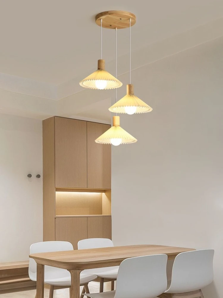 مصابيح معلقة على شكل سقف للمطاعم على الطراز الياباني البسيط لغرفة الطعام وتركيبات الإضاءة الداخلية الخشبية